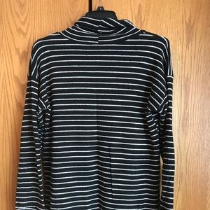 Cowl neck sweater size Large